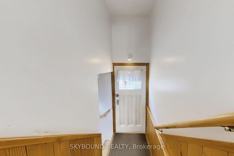 Photo 30 at 100 Lankin Boulevard, East York, Toronto