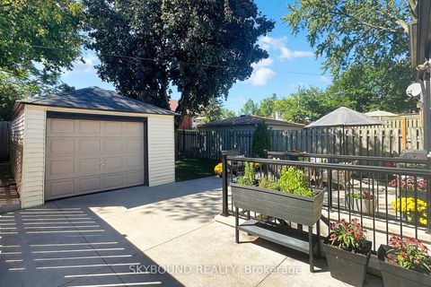 Photo 32 at 100 Lankin Boulevard, East York, Toronto