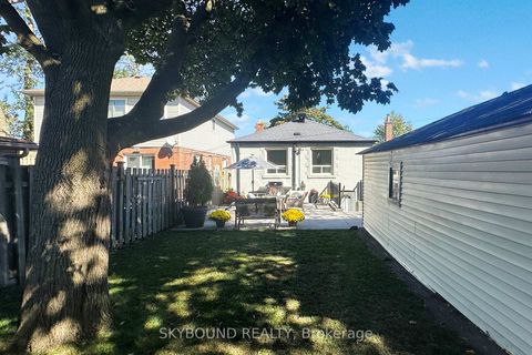 Photo 38 at 100 Lankin Boulevard, East York, Toronto
