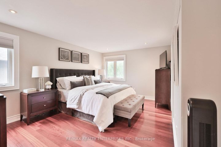 Photo 18 at 20 Cumberland Drive, Port Credit, Mississauga