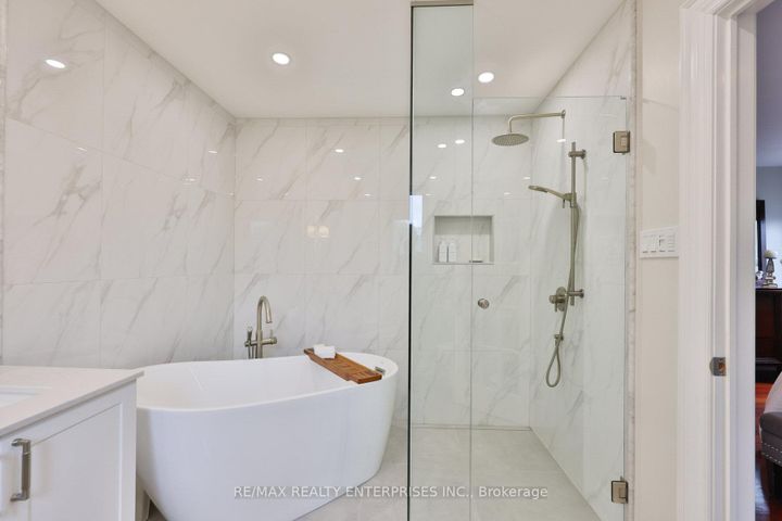 Photo 20 at 20 Cumberland Drive, Port Credit, Mississauga