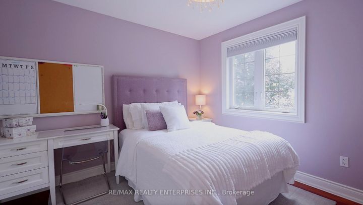Photo 22 at 20 Cumberland Drive, Port Credit, Mississauga