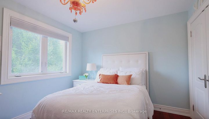 Photo 23 at 20 Cumberland Drive, Port Credit, Mississauga
