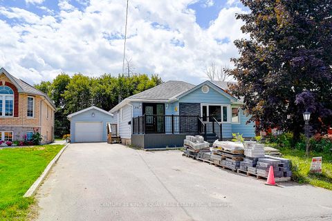 Photo 2 at 297 Glenwoods Avenue, Keswick South, Georgina