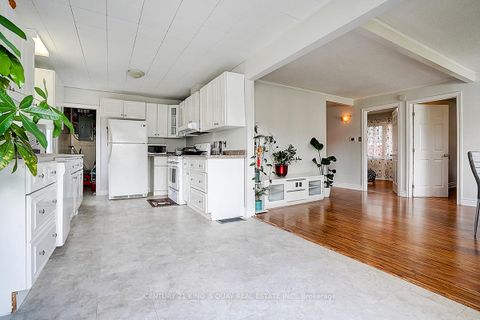 Photo 16 at 297 Glenwoods Avenue, Keswick South, Georgina