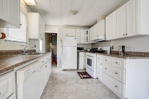 Photo 21 at 297 Glenwoods Avenue, Keswick South, Georgina