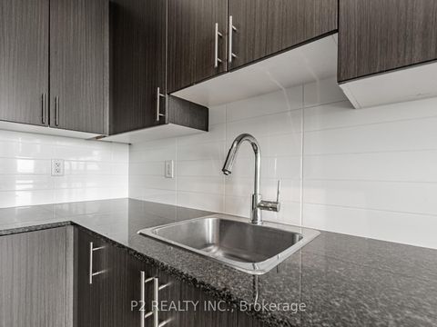 Photo 10 at 618 - 7900 Bathurst Street, Beverley Glen, Vaughan