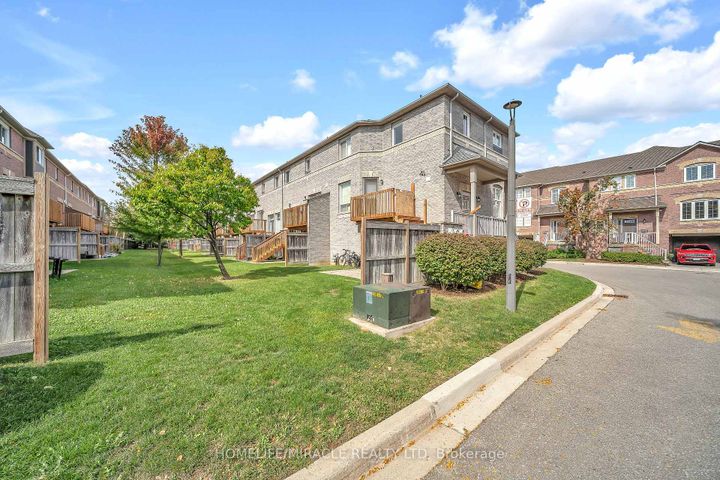 Photo 11 at 75 - 5535 Glen Erin Drive, Central Erin Mills, Mississauga