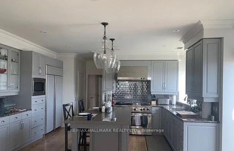 Photo 11 at PH5 - 9 Boardwalk Drive, The Beaches, Toronto