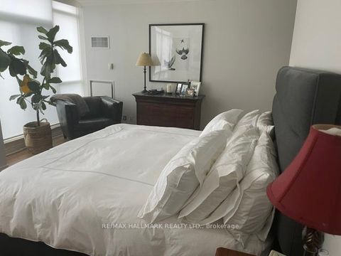 Photo 12 at PH5 - 9 Boardwalk Drive, The Beaches, Toronto