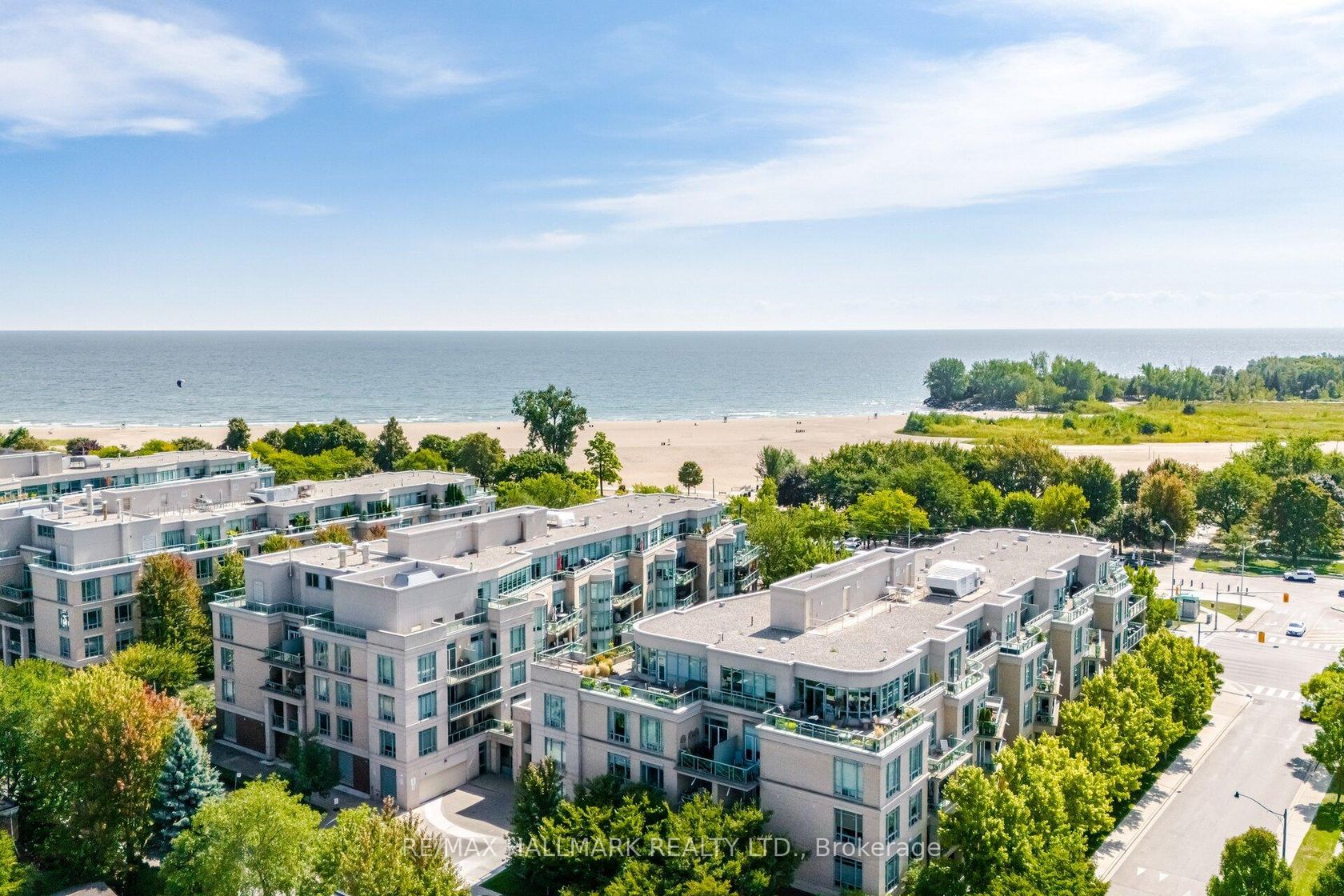 PH5 - 9 Boardwalk Drive, The Beaches, Toronto 