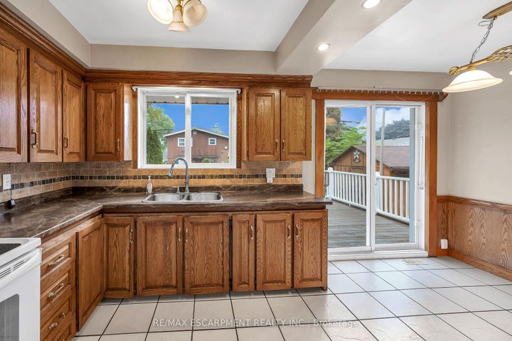 Photo 16 at 85 East 45th Street, Sunninghill, Hamilton