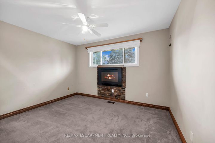 Photo 20 at 85 East 45th Street, Sunninghill, Hamilton