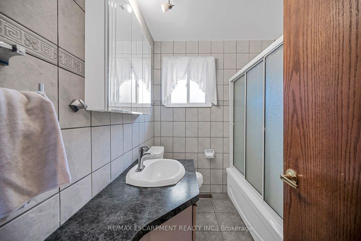 Photo 23 at 85 East 45th Street, Sunninghill, Hamilton