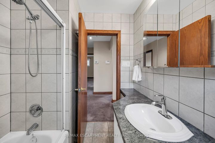 Photo 24 at 85 East 45th Street, Sunninghill, Hamilton
