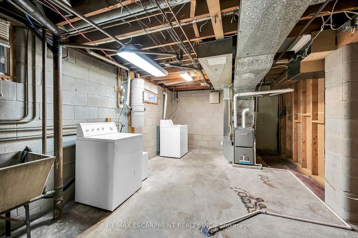 Photo 32 at 85 East 45th Street, Sunninghill, Hamilton