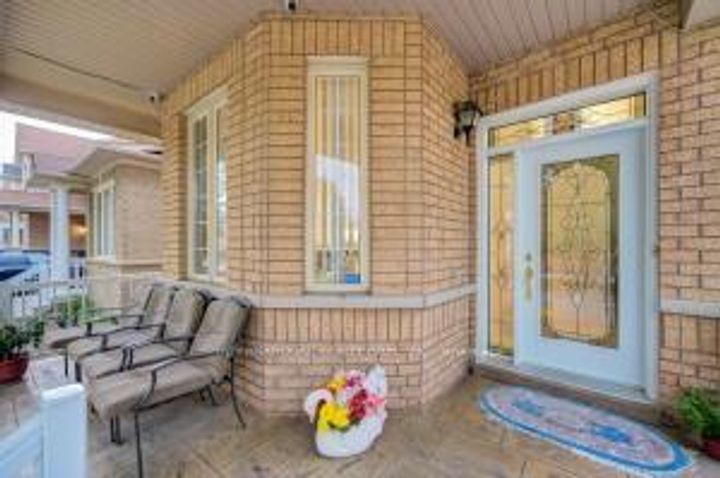 Photo 6 at 77 Saint James Avenue, Vellore Village, Vaughan