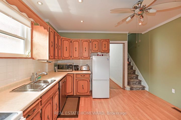 Photo 5 at 295 Chisholm Avenue, Lumsden, Toronto
