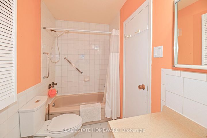 Photo 6 at 295 Chisholm Avenue, Lumsden, Toronto