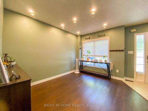 Photo 9 at 50 Sunridge Street, Oak Ridges, Richmond Hill