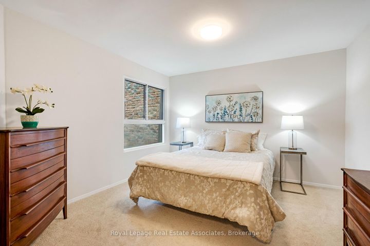 Photo 9 at 57 - 2605 Woodchester Drive, Sheridan, Mississauga