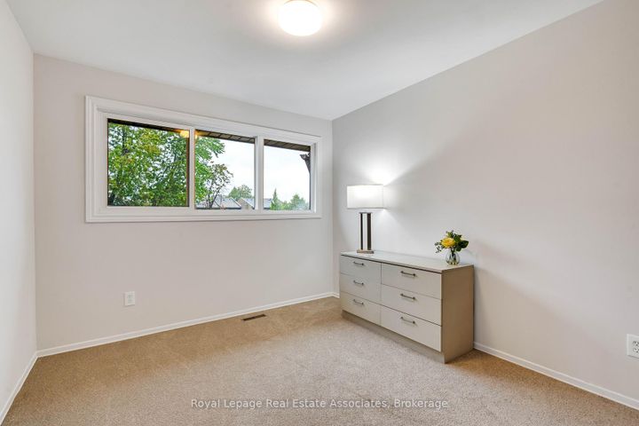 Photo 11 at 57 - 2605 Woodchester Drive, Sheridan, Mississauga