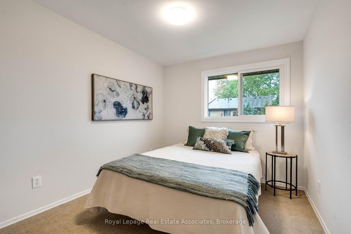 Photo 12 at 57 - 2605 Woodchester Drive, Sheridan, Mississauga