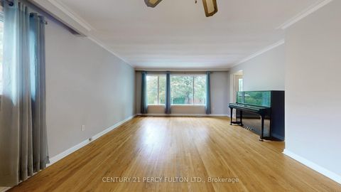Photo 5 at 27 Grassington Crescent, Woburn, Toronto