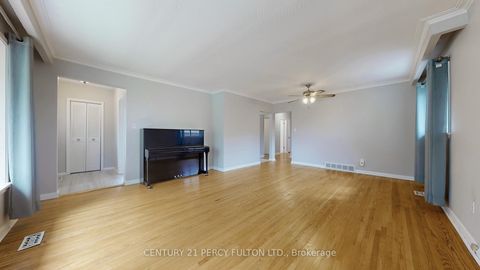 Photo 6 at 27 Grassington Crescent, Woburn, Toronto
