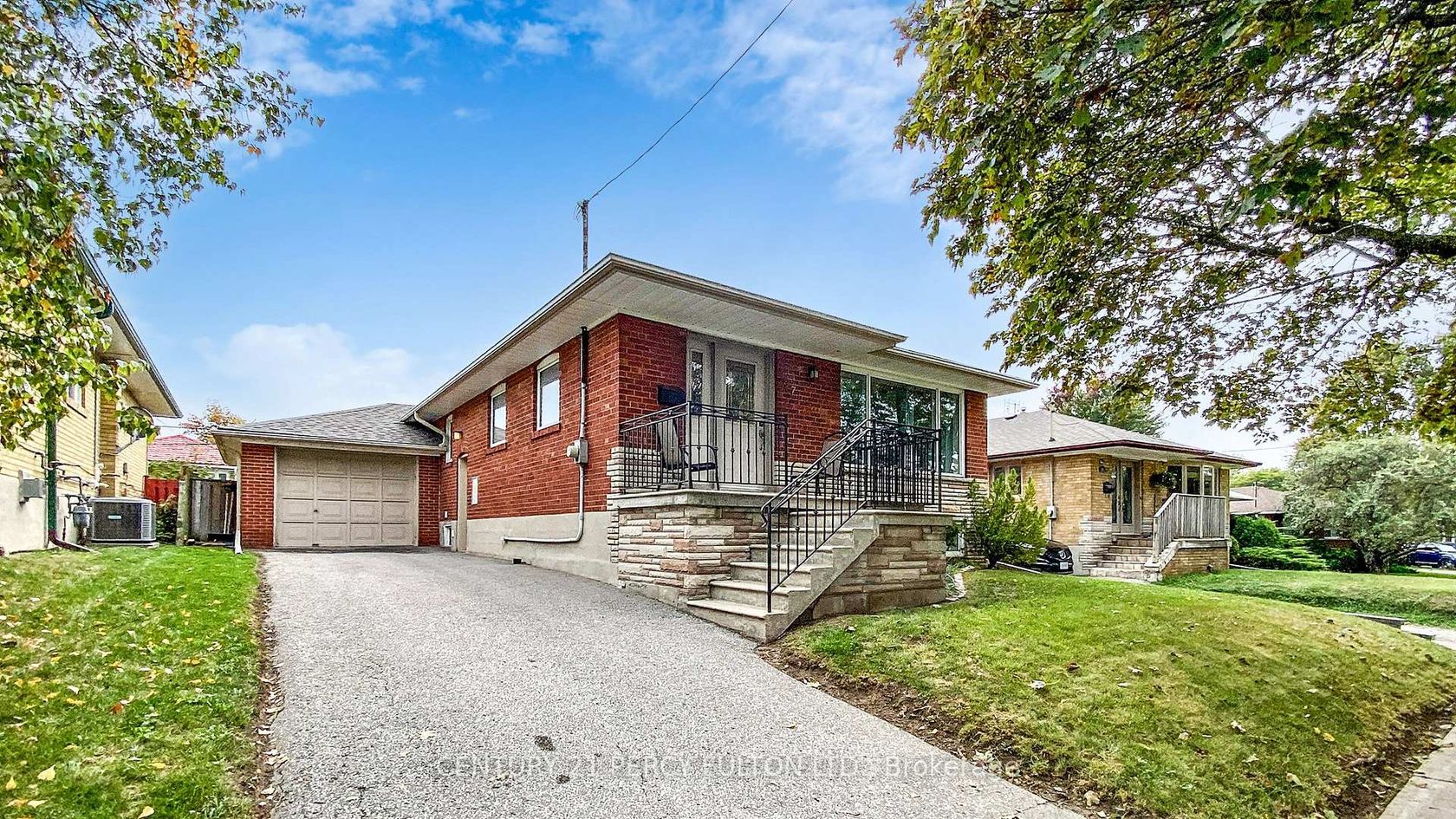 27 Grassington Crescent, Woburn, Toronto 