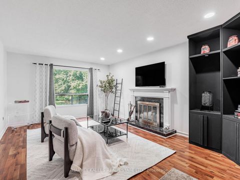 Photo 11 at 85 Franmore Circle, Yorkhill, Vaughan