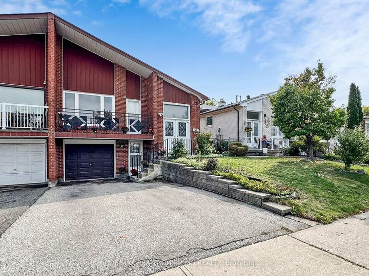 Photo 2 at 37 Warfield Drive, Pleasant View, Toronto