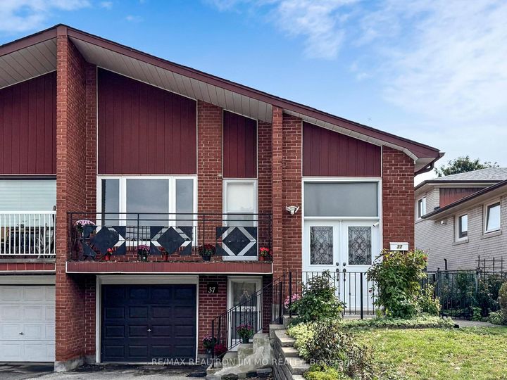 Photo 3 at 37 Warfield Drive, Pleasant View, Toronto