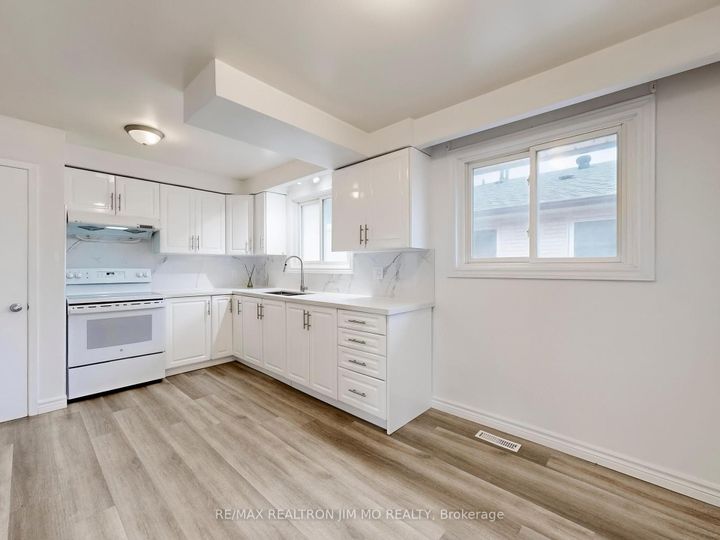 Photo 8 at 37 Warfield Drive, Pleasant View, Toronto
