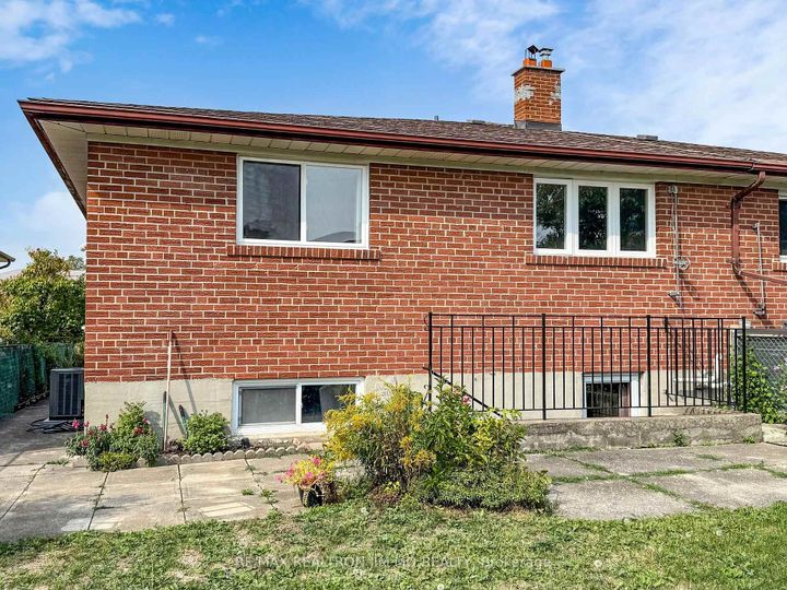 Photo 32 at 37 Warfield Drive, Pleasant View, Toronto