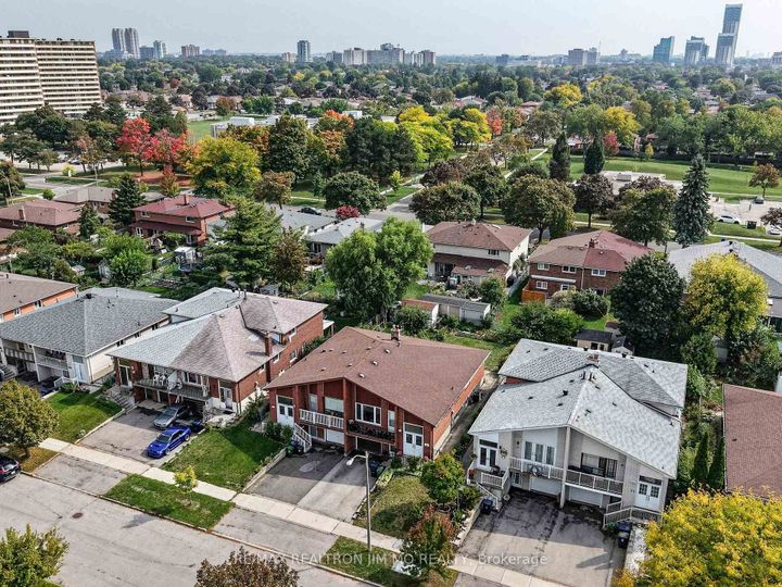 Photo 36 at 37 Warfield Drive, Pleasant View, Toronto