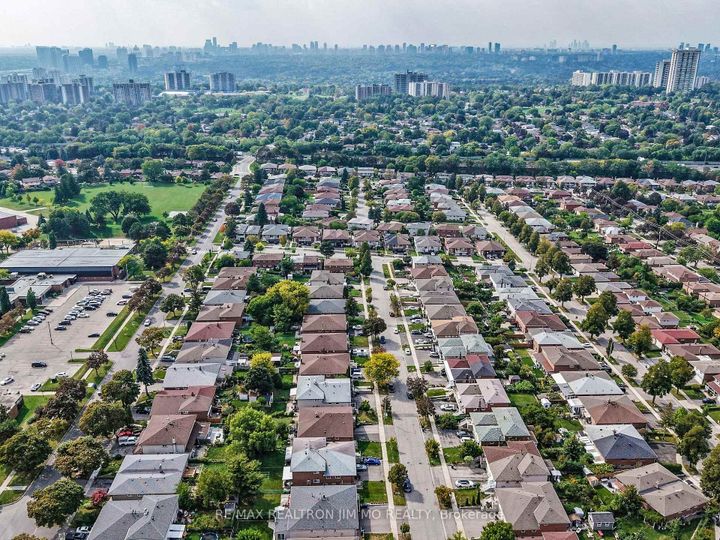 Photo 45 at 37 Warfield Drive, Pleasant View, Toronto