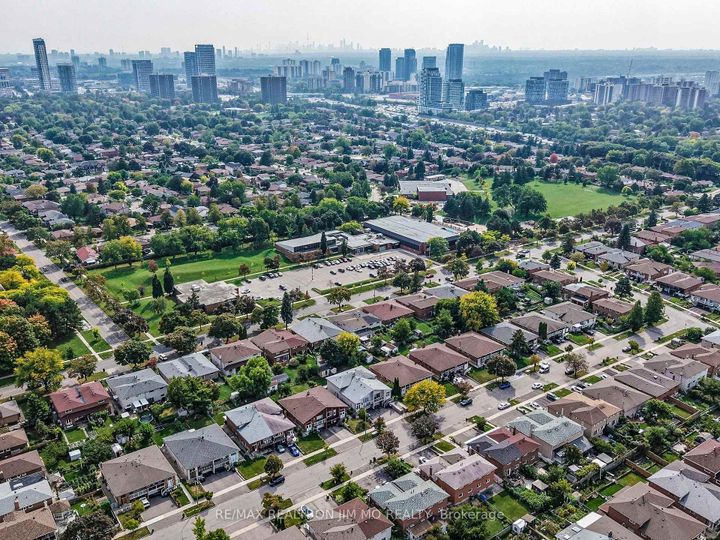 Photo 46 at 37 Warfield Drive, Pleasant View, Toronto