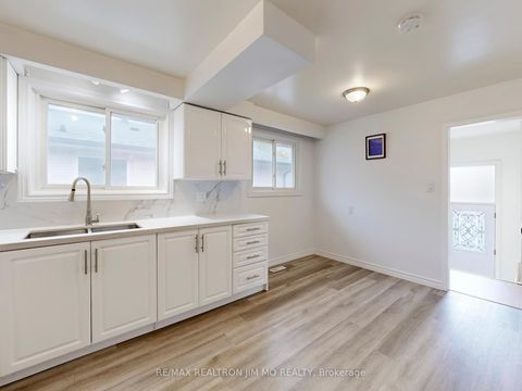 Photo 11 at 37 Warfield Drive, Pleasant View, Toronto