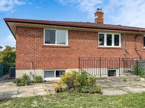Photo 32 at 37 Warfield Drive, Pleasant View, Toronto