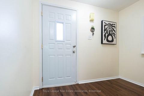 Photo 2 at 41 Barrett Crescent, Letitia Heights, Barrie