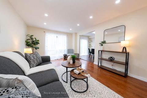 Photo 5 at 41 Barrett Crescent, Letitia Heights, Barrie