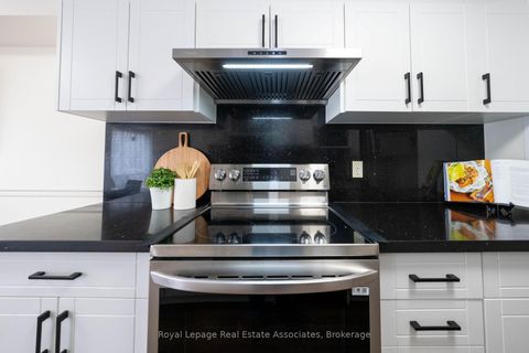 Photo 6 at 41 Barrett Crescent, Letitia Heights, Barrie