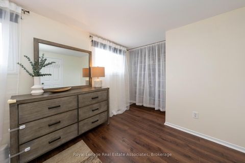 Photo 11 at 41 Barrett Crescent, Letitia Heights, Barrie