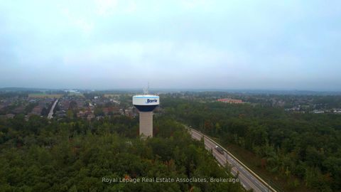 Photo 23 at 41 Barrett Crescent, Letitia Heights, Barrie