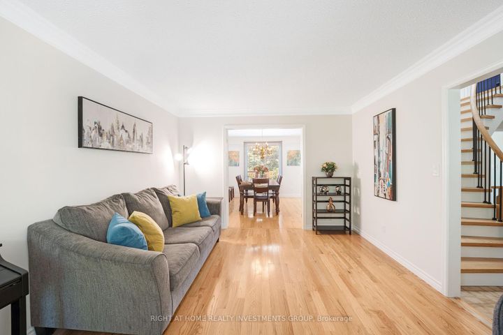 Photo 3 at 660 Whistler Drive N, Northglen, Oshawa