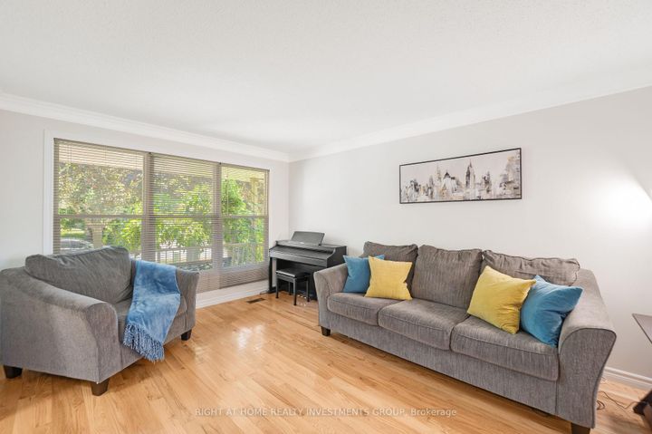 Photo 5 at 660 Whistler Drive N, Northglen, Oshawa