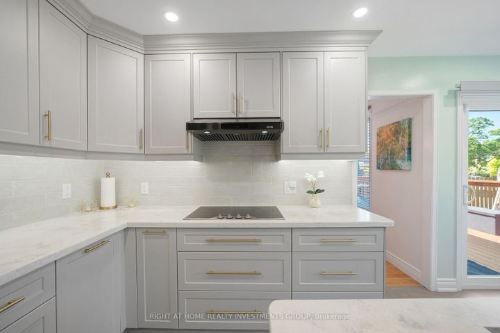 Photo 10 at 660 Whistler Drive N, Northglen, Oshawa