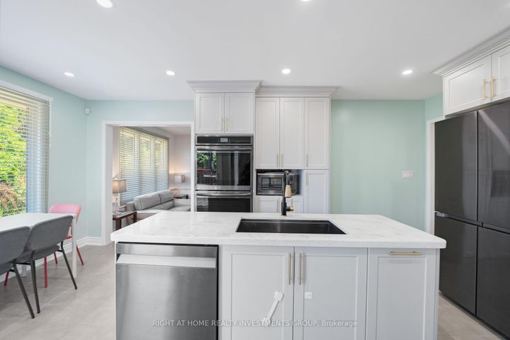 Photo 11 at 660 Whistler Drive N, Northglen, Oshawa