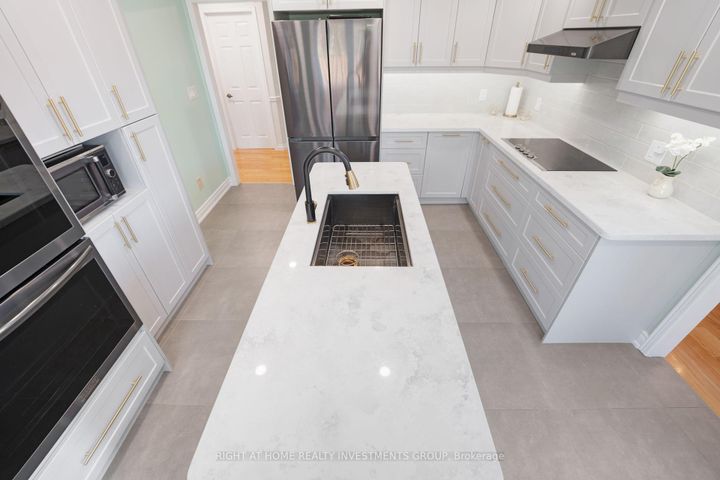 Photo 12 at 660 Whistler Drive N, Northglen, Oshawa